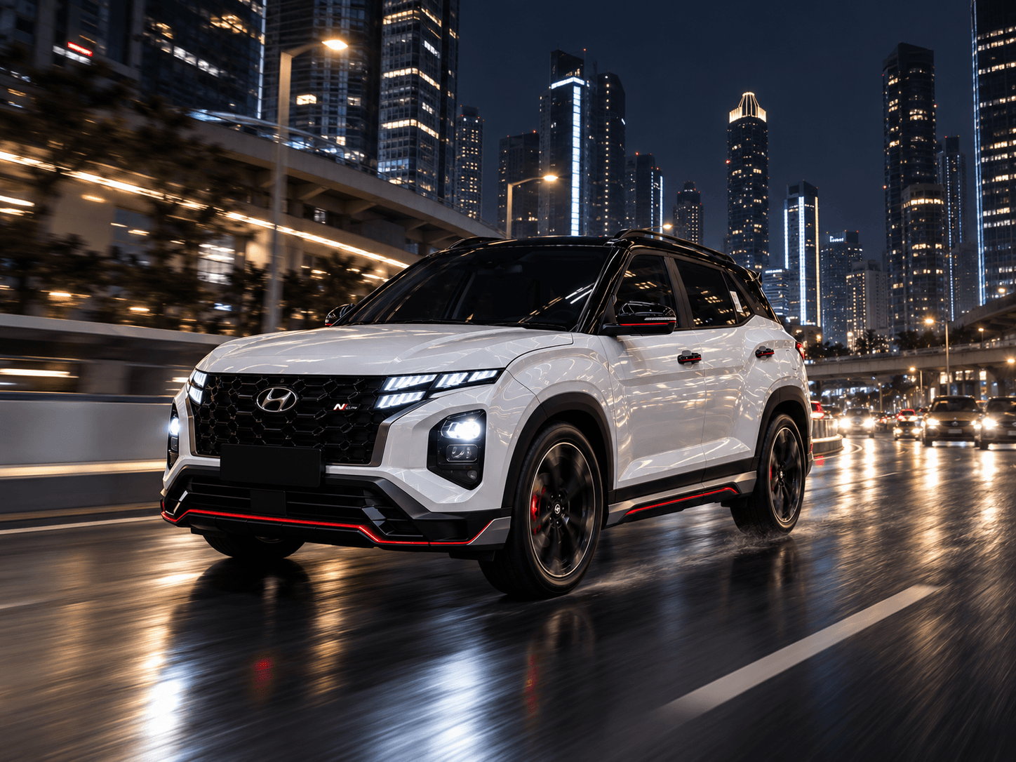 Hyundai Creta hasil modifikasi melaju di jalan kota pada malam hari